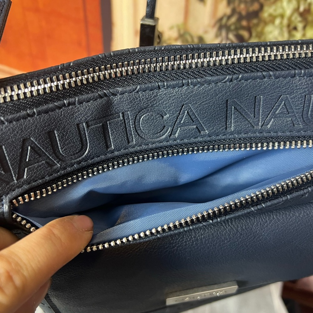Nautica Embossed Navy Crossbody Bag, excellent condition - Picture 8 of 12